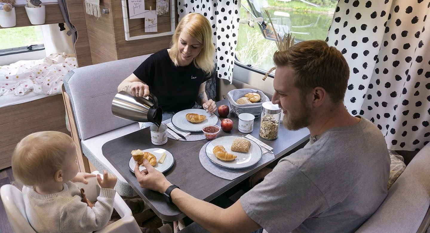 frühstueck familie_01